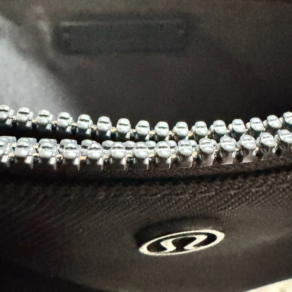 lululemon athletica Black double up‎ Wristlet Pouch - Sleek Everyday Carry